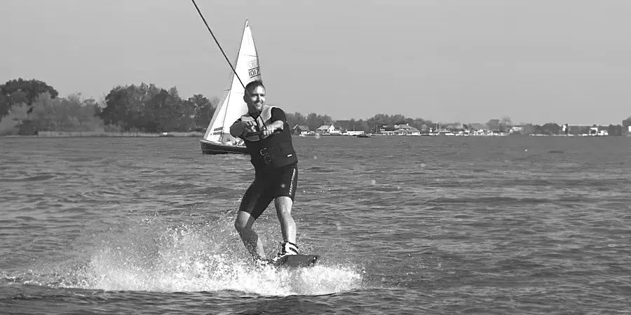 Ernst kite surfing