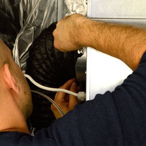 Install air exhaust duct hose