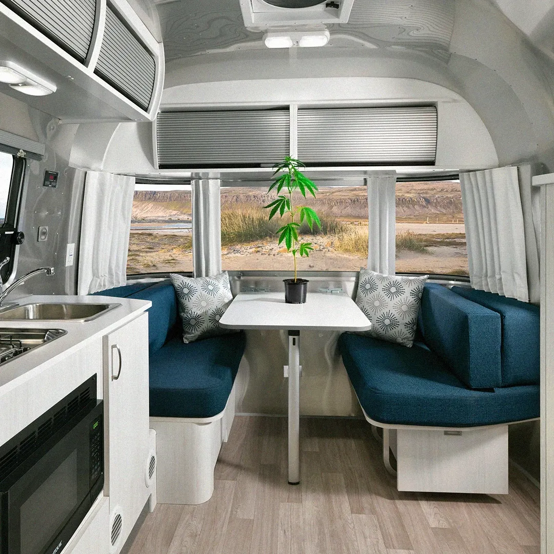 Airstream 04 - square Airstream 04 - square