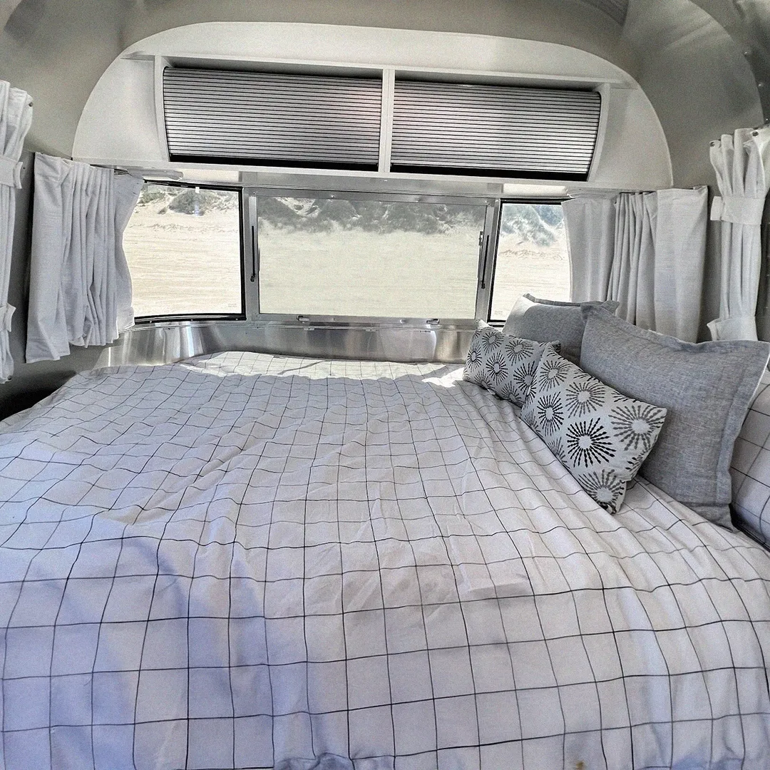 Airstream 09 - square Airstream 09 - square